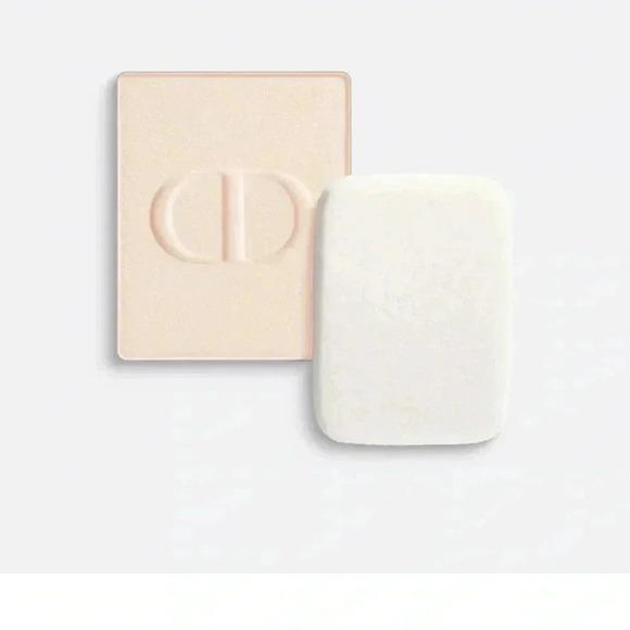 DIOR Forever natural Velvet foundation 00 - Picture 1 of 5